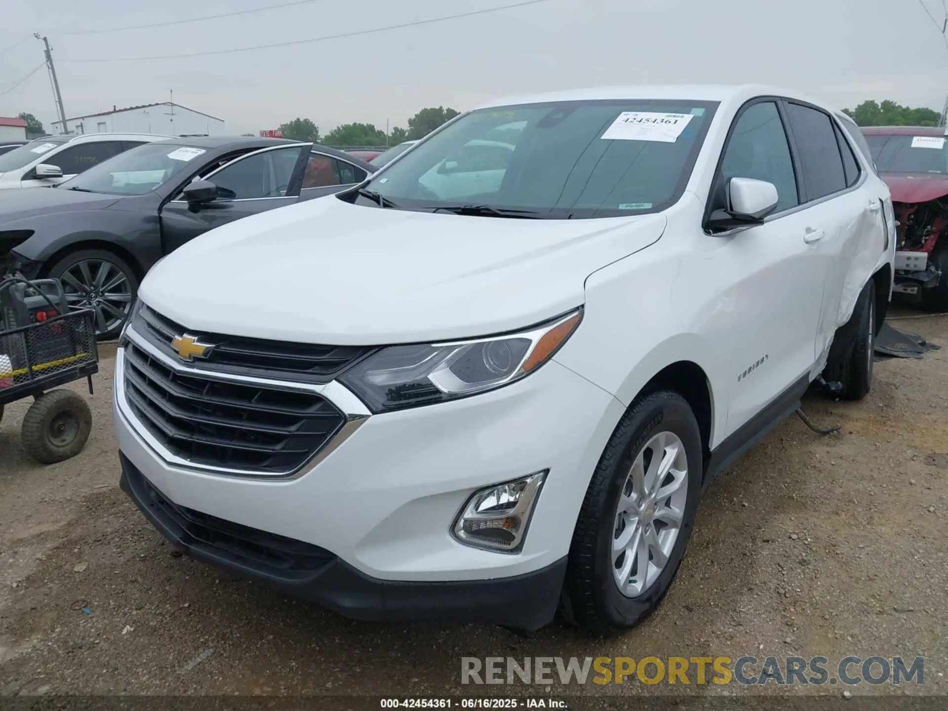 2 Photograph of a damaged car 3GNAXKEV1LS687350 CHEVROLET EQUINOX 2020