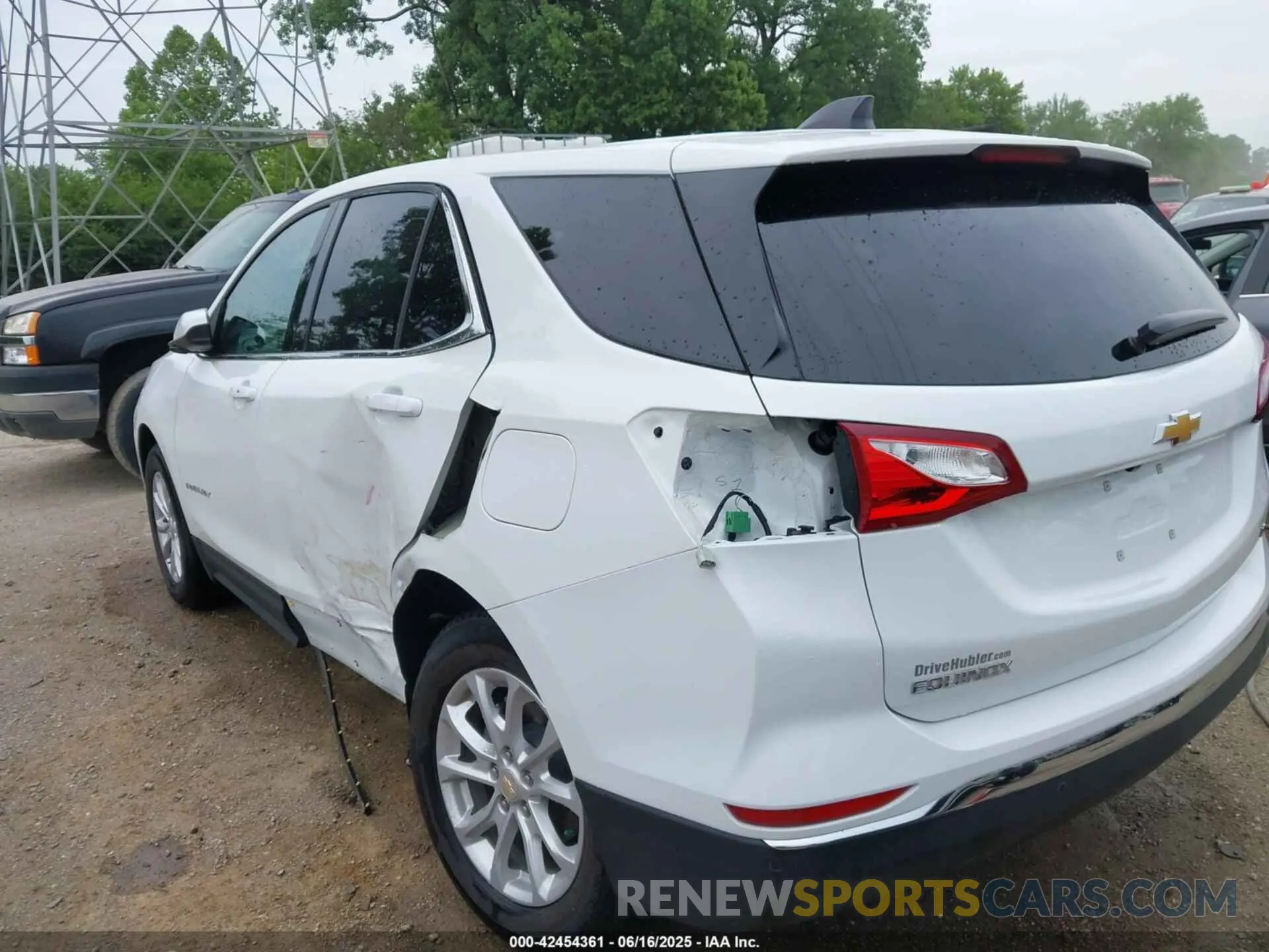 6 Photograph of a damaged car 3GNAXKEV1LS687350 CHEVROLET EQUINOX 2020