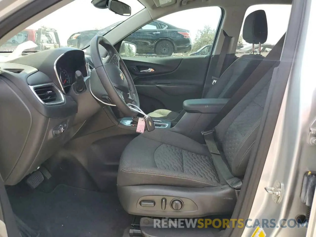7 Photograph of a damaged car 3GNAXKEV1LS724199 CHEVROLET EQUINOX 2020