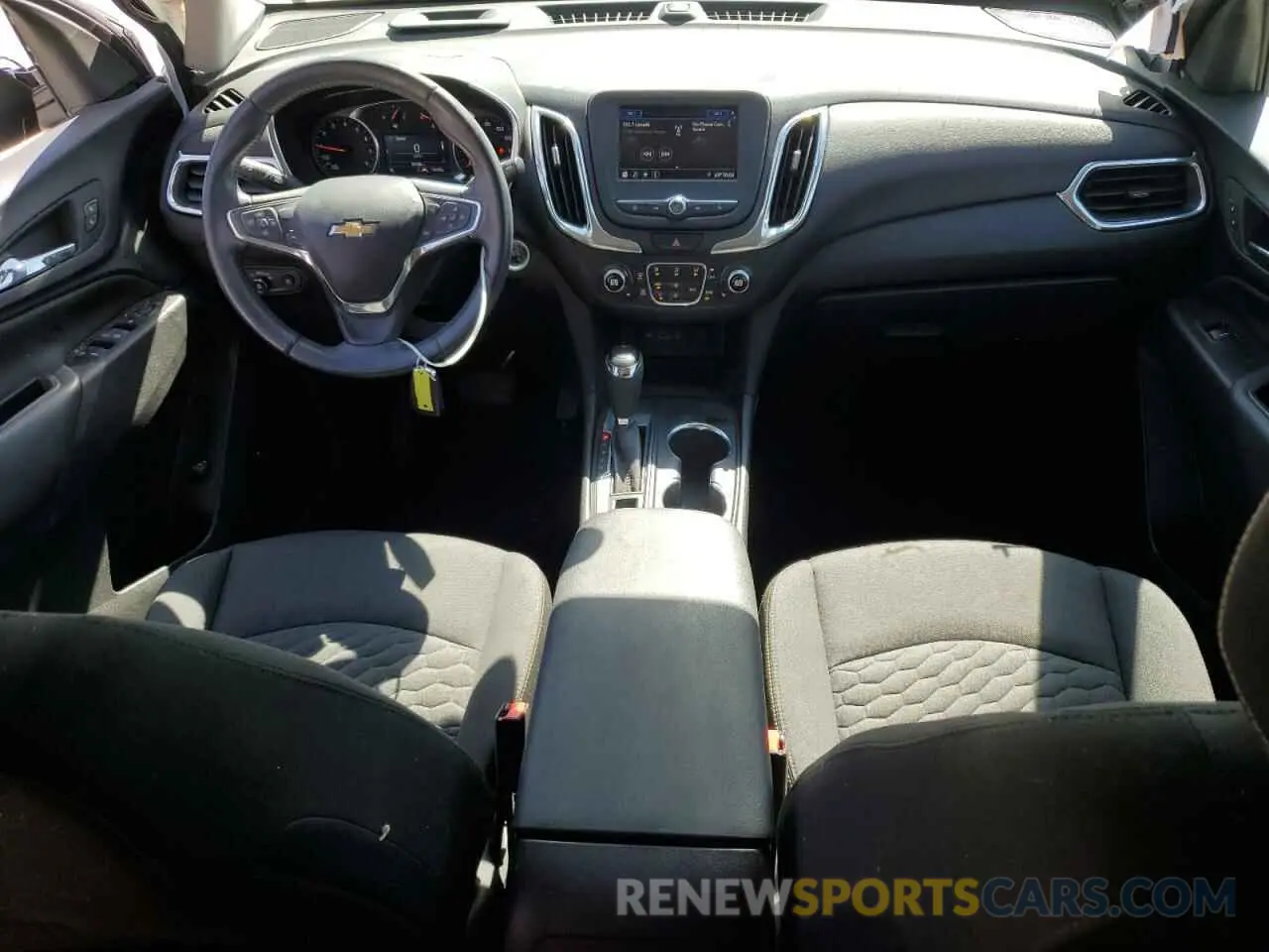 8 Photograph of a damaged car 3GNAXKEV1LS730312 CHEVROLET EQUINOX 2020