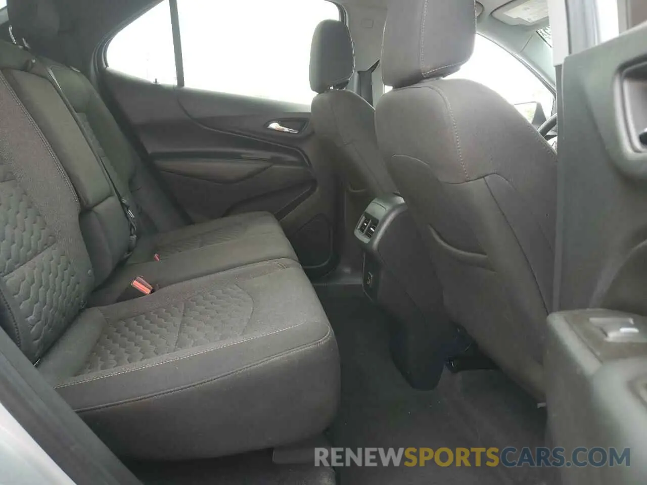 11 Photograph of a damaged car 3GNAXKEV2LS529597 CHEVROLET EQUINOX 2020