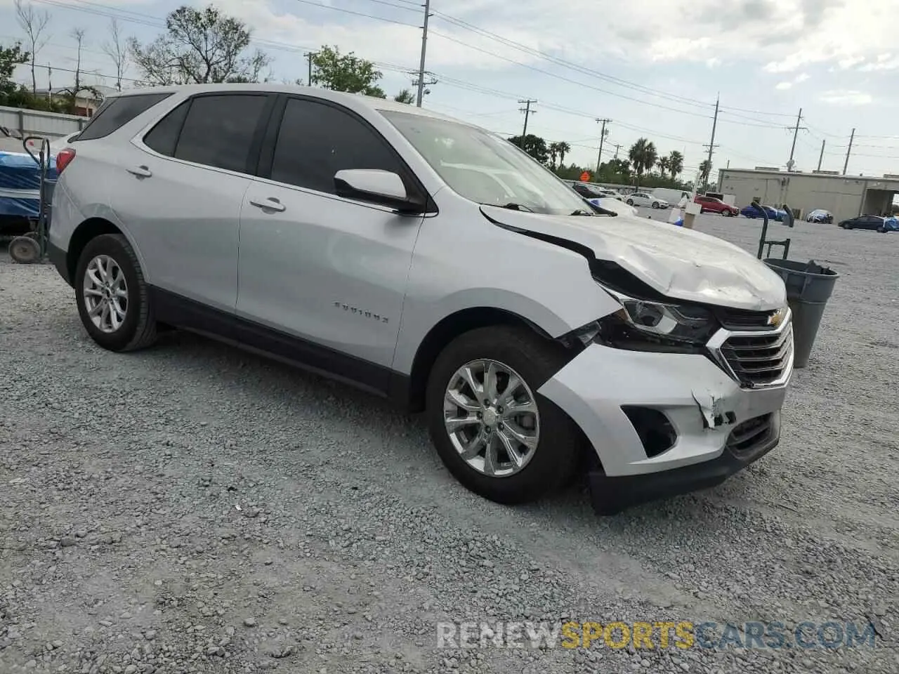 4 Photograph of a damaged car 3GNAXKEV2LS529597 CHEVROLET EQUINOX 2020