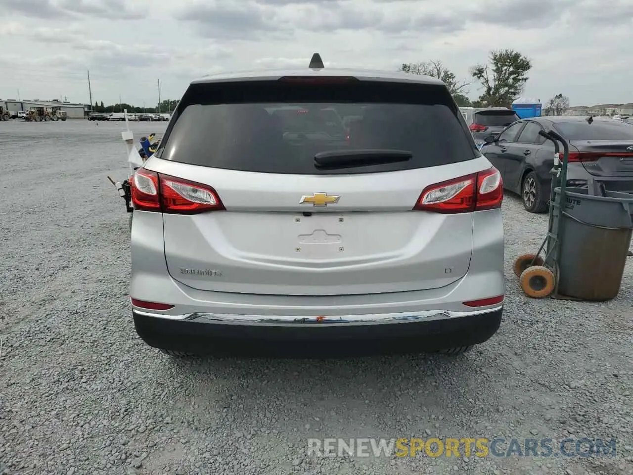 6 Photograph of a damaged car 3GNAXKEV2LS529597 CHEVROLET EQUINOX 2020