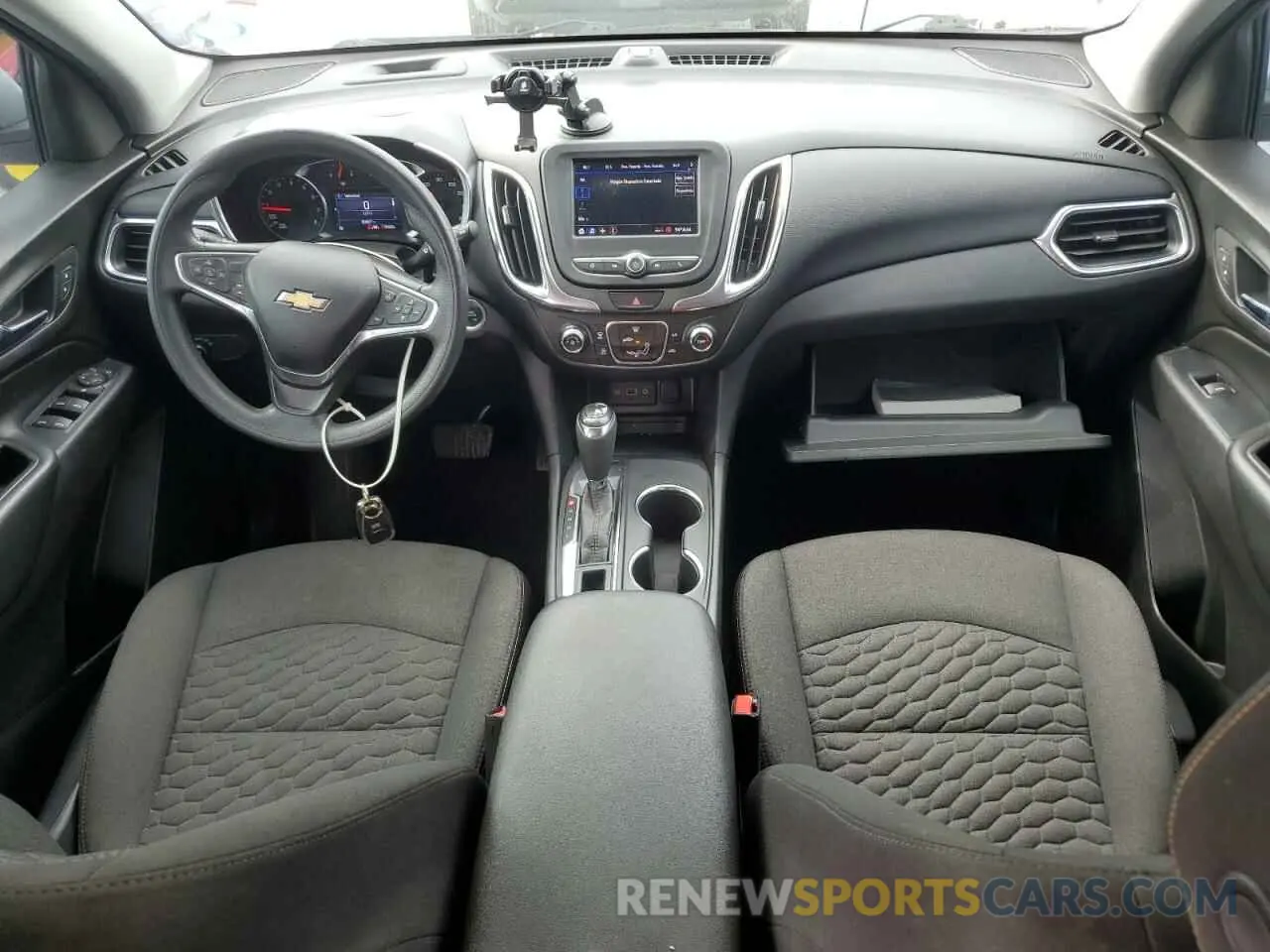 8 Photograph of a damaged car 3GNAXKEV2LS529597 CHEVROLET EQUINOX 2020