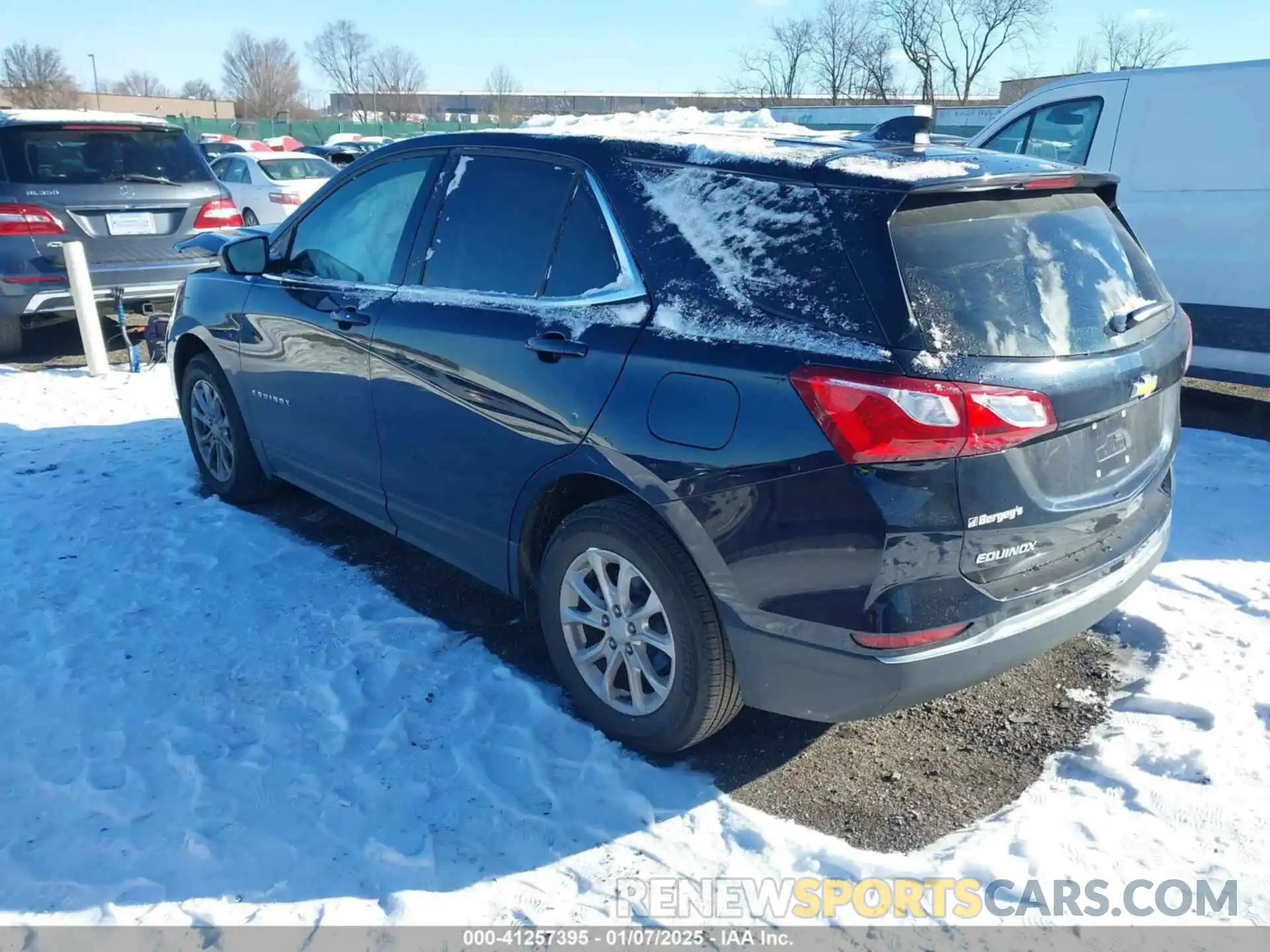 3 Photograph of a damaged car 3GNAXKEV2LS677653 CHEVROLET EQUINOX 2020