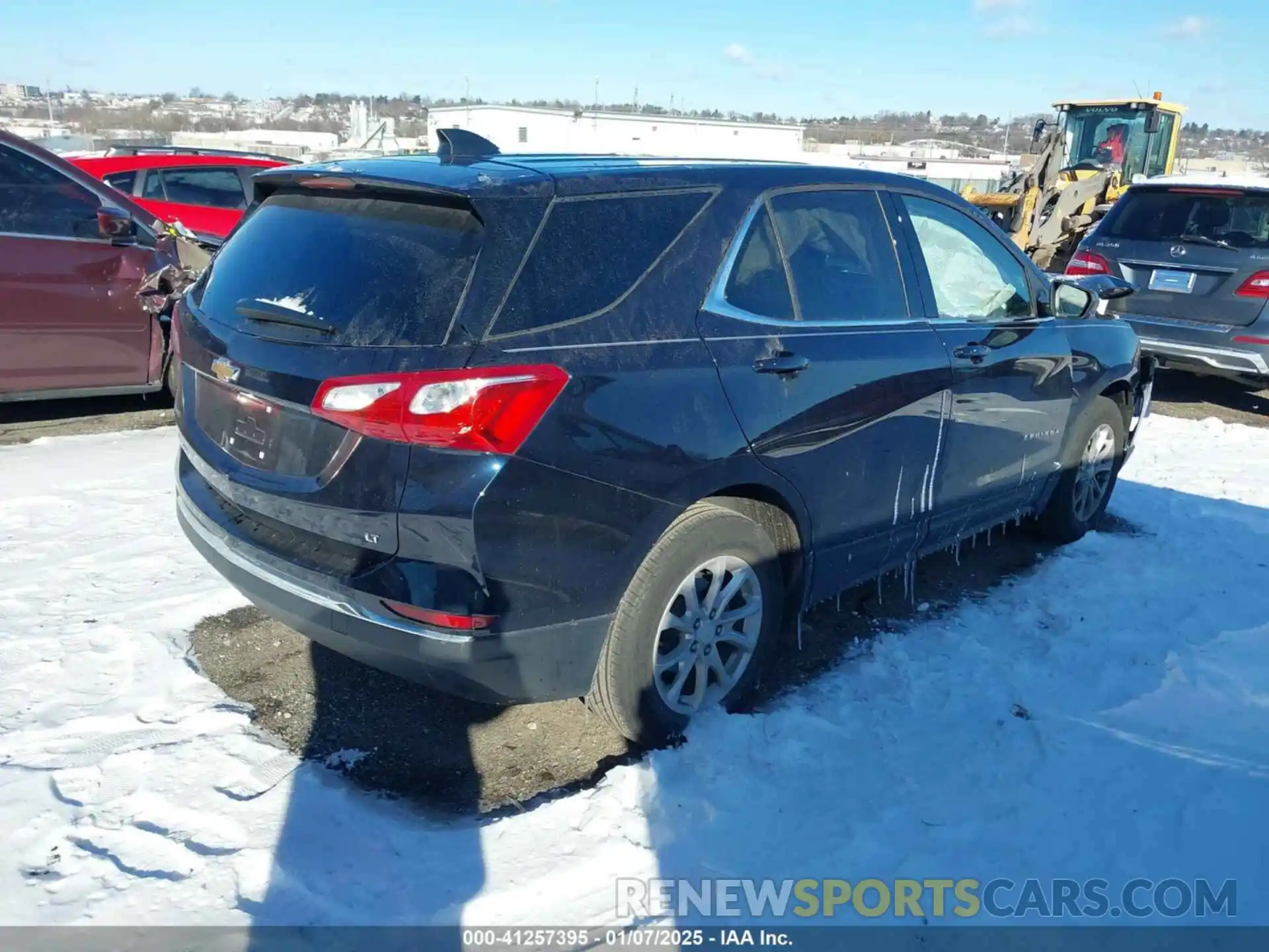 4 Photograph of a damaged car 3GNAXKEV2LS677653 CHEVROLET EQUINOX 2020