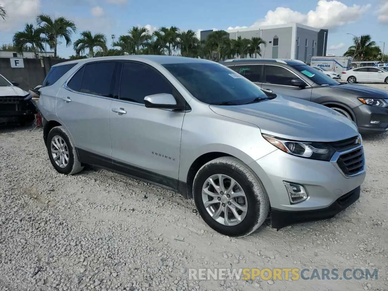 4 Photograph of a damaged car 3GNAXKEV2LS737690 CHEVROLET EQUINOX 2020
