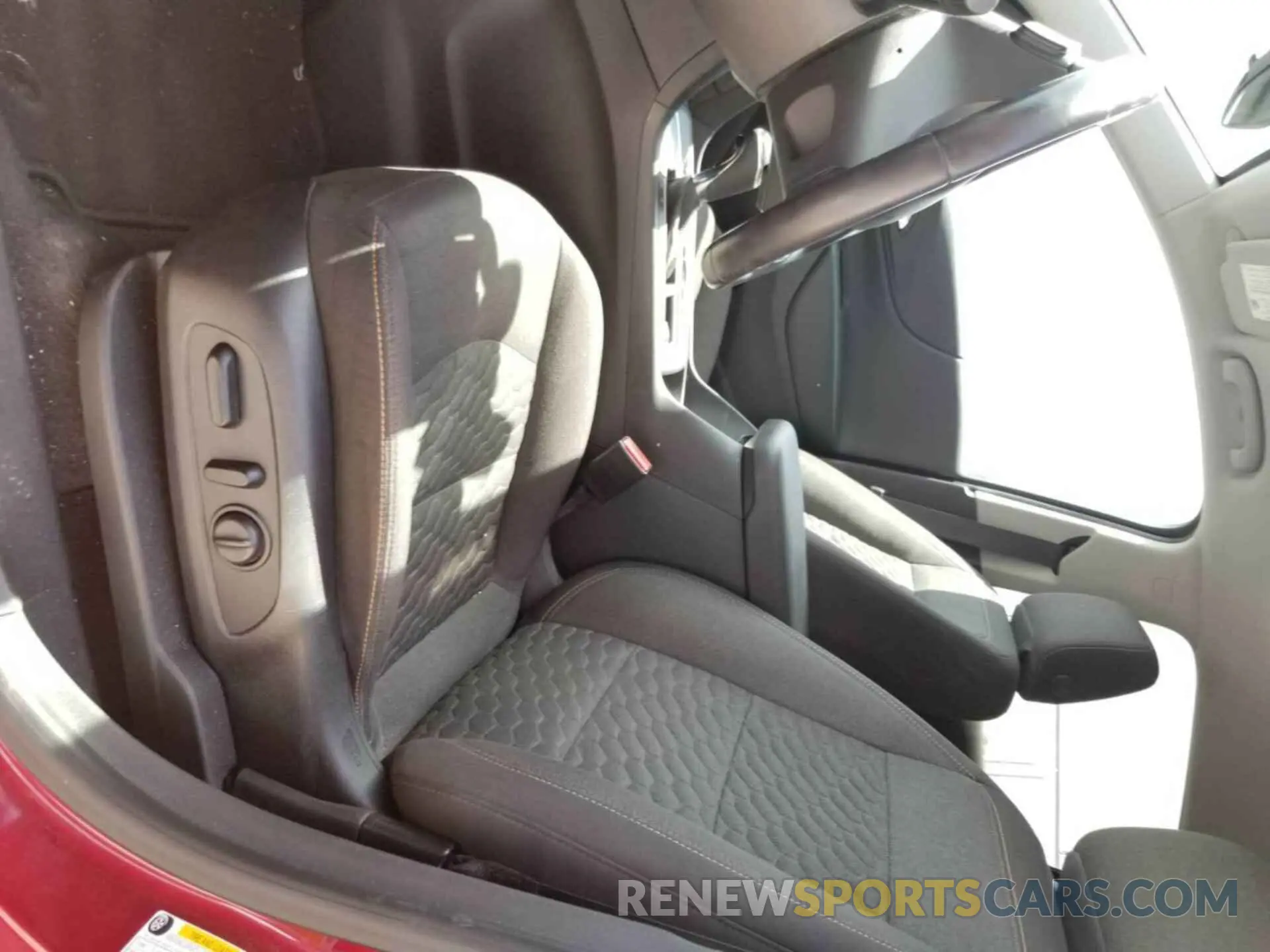 21 Photograph of a damaged car 3GNAXKEV3LL251576 CHEVROLET EQUINOX 2020