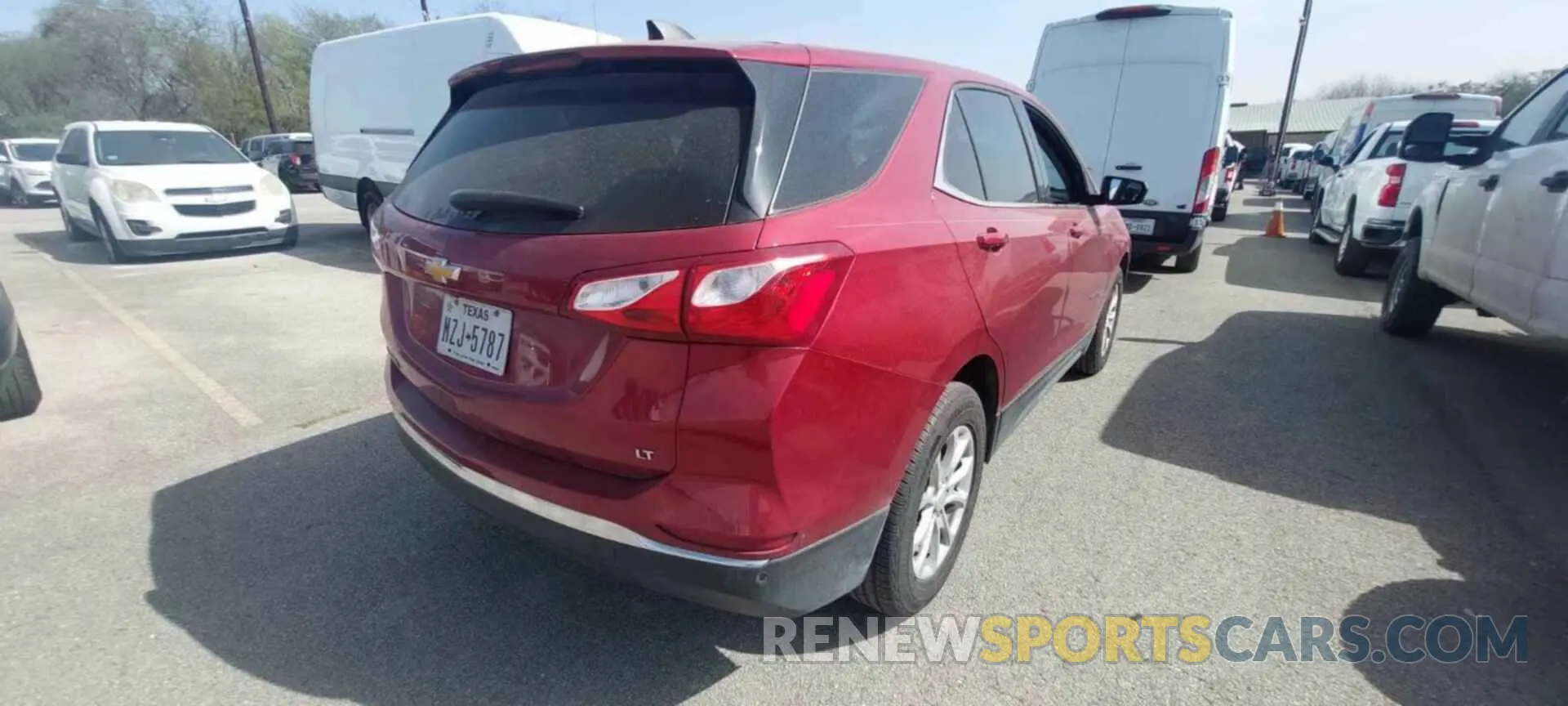 4 Photograph of a damaged car 3GNAXKEV3LL251576 CHEVROLET EQUINOX 2020