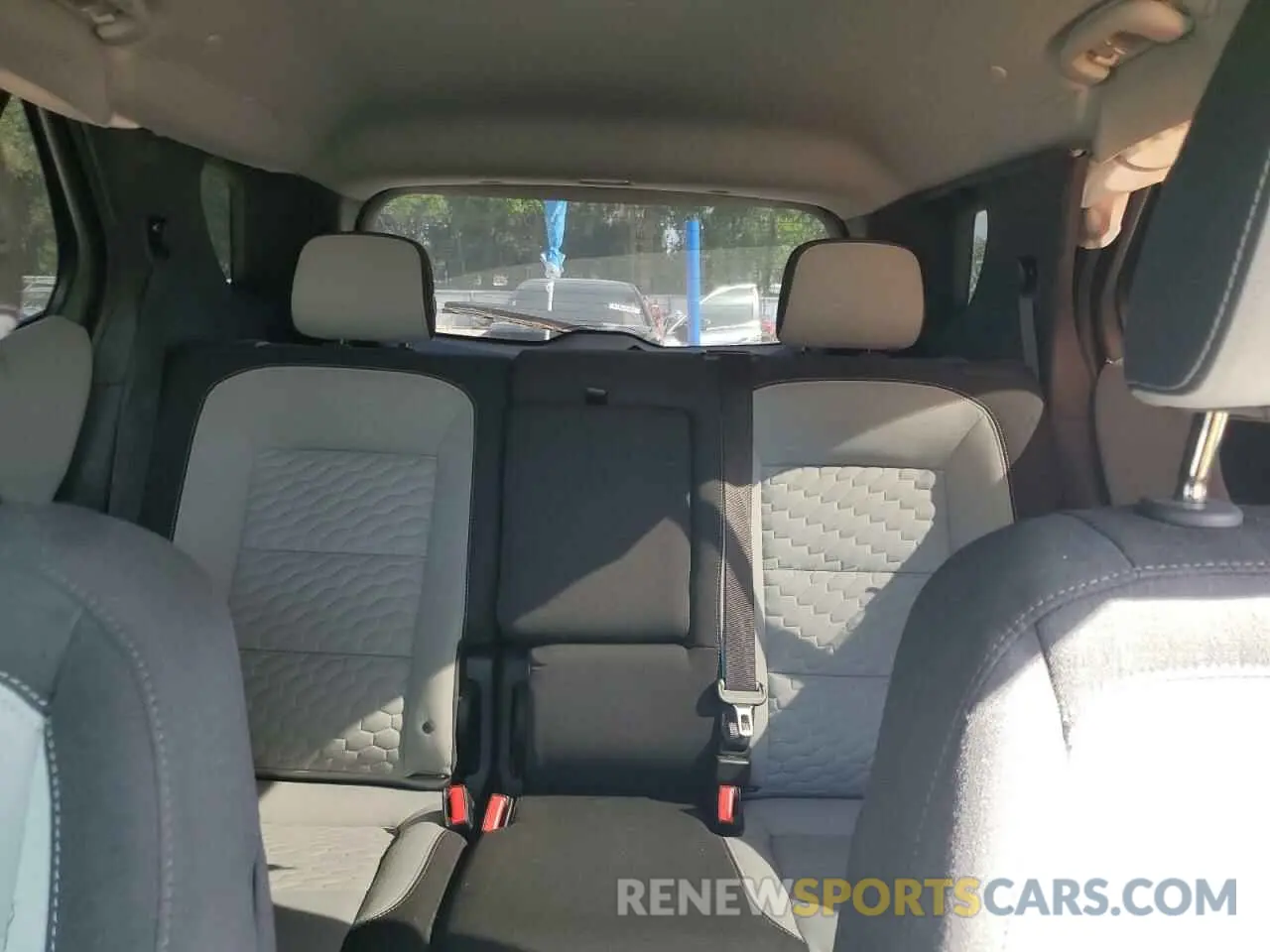 10 Photograph of a damaged car 3GNAXKEV3LL255689 CHEVROLET EQUINOX 2020