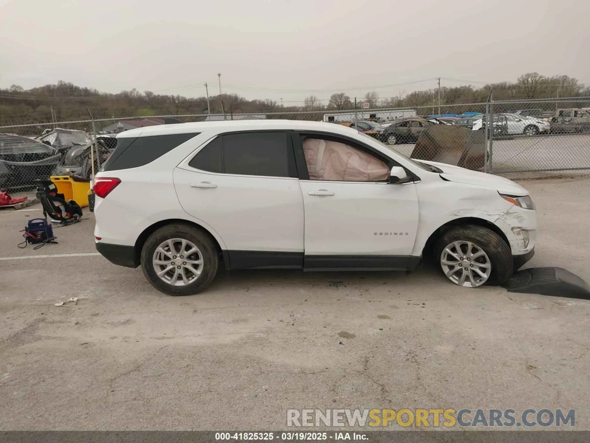 13 Photograph of a damaged car 3GNAXKEV3LL274582 CHEVROLET EQUINOX 2020