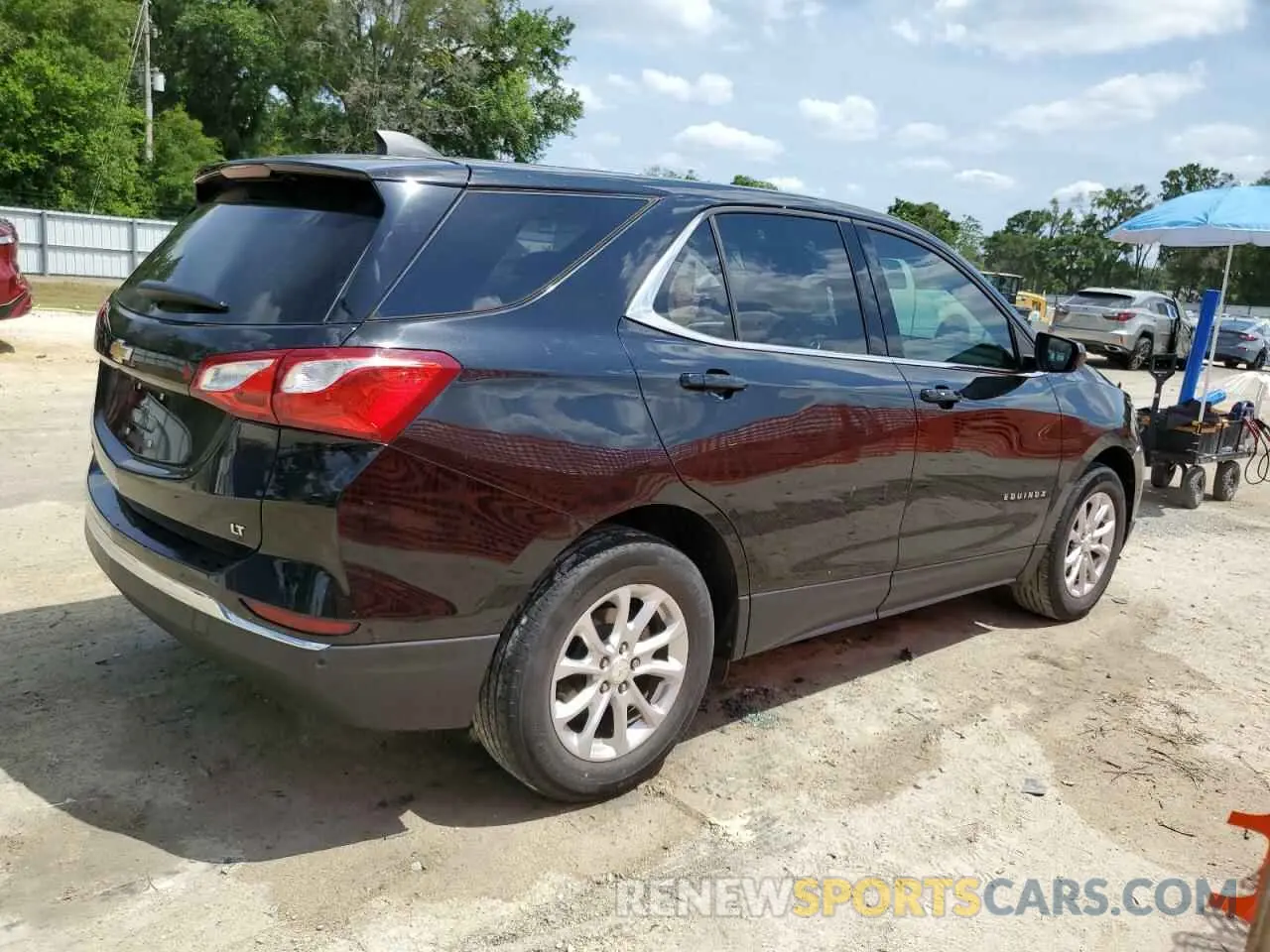 3 Photograph of a damaged car 3GNAXKEV3LL277711 CHEVROLET EQUINOX 2020