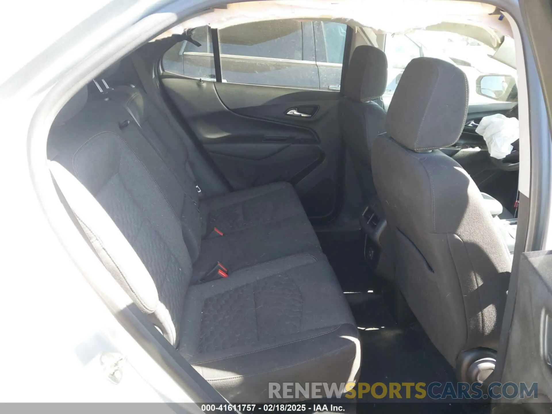 8 Photograph of a damaged car 3GNAXKEV3LS606963 CHEVROLET EQUINOX 2020