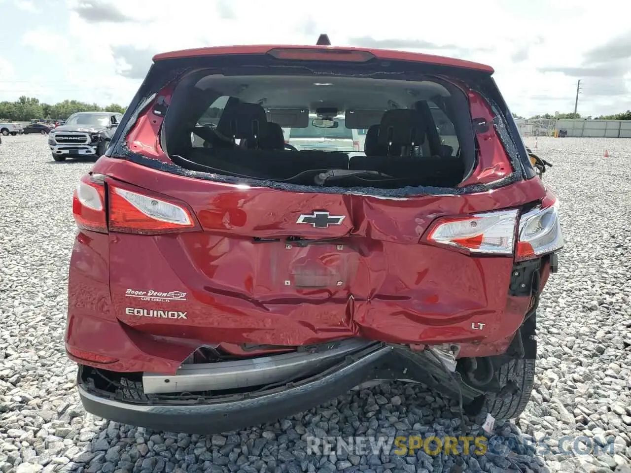 6 Photograph of a damaged car 3GNAXKEV3LS658304 CHEVROLET EQUINOX 2020
