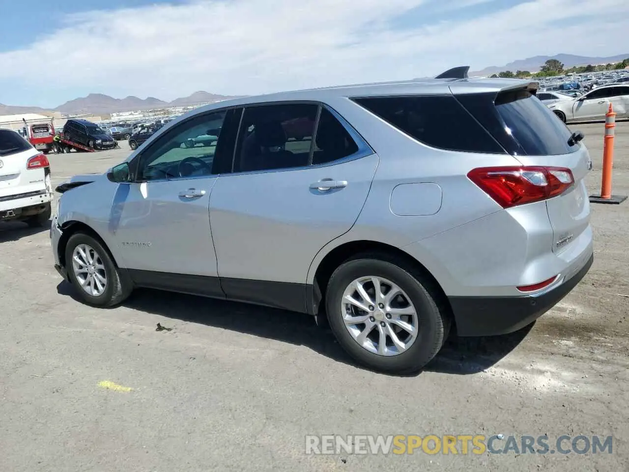 2 Photograph of a damaged car 3GNAXKEV3LS667505 CHEVROLET EQUINOX 2020