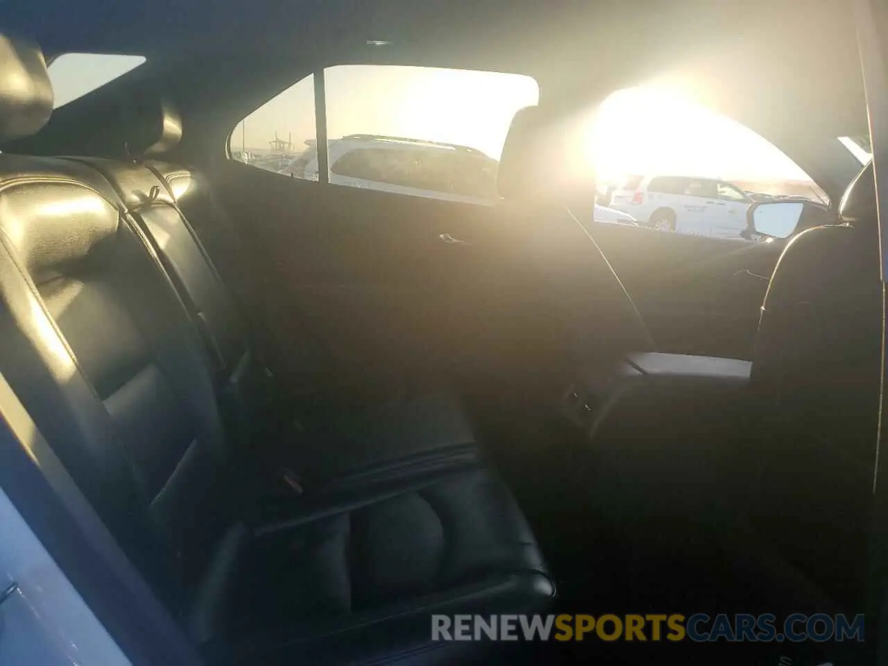 11 Photograph of a damaged car 3GNAXKEV3LS715584 CHEVROLET EQUINOX 2020
