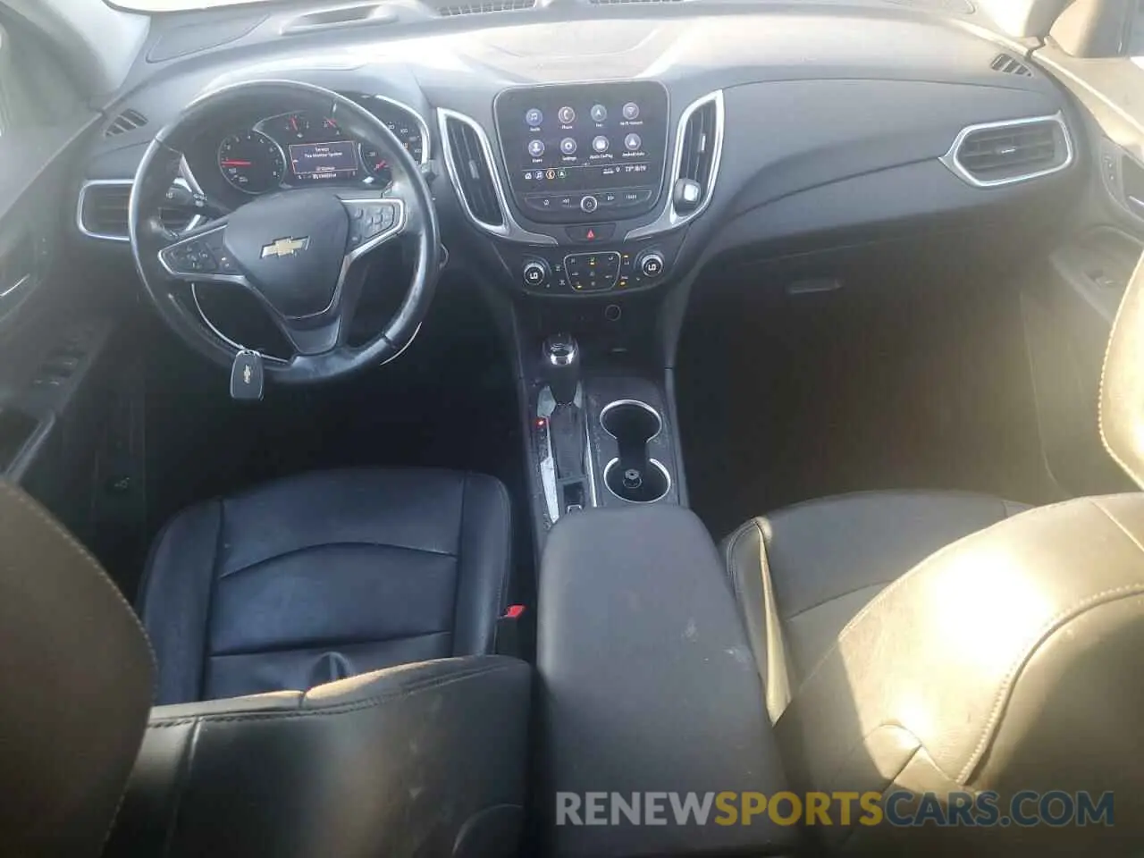 8 Photograph of a damaged car 3GNAXKEV3LS715584 CHEVROLET EQUINOX 2020