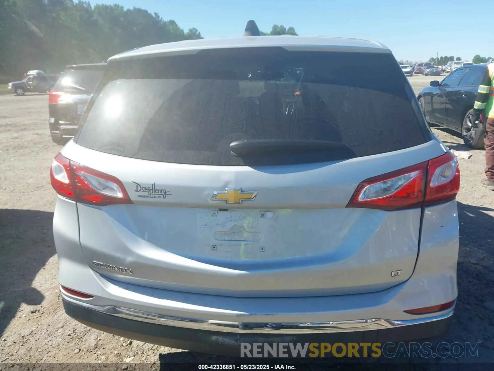 17 Photograph of a damaged car 3GNAXKEV4LL113478 CHEVROLET EQUINOX 2020