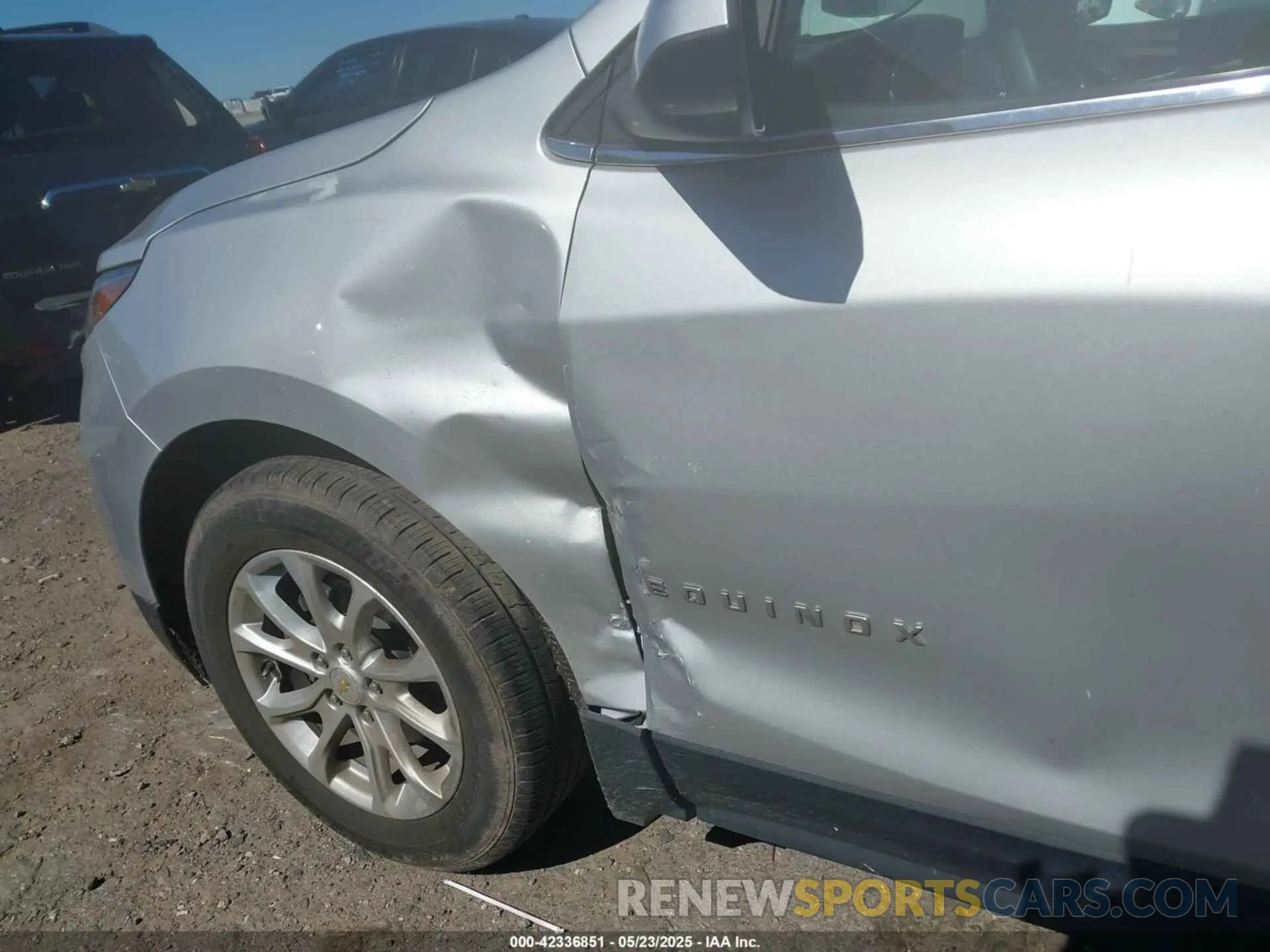 18 Photograph of a damaged car 3GNAXKEV4LL113478 CHEVROLET EQUINOX 2020