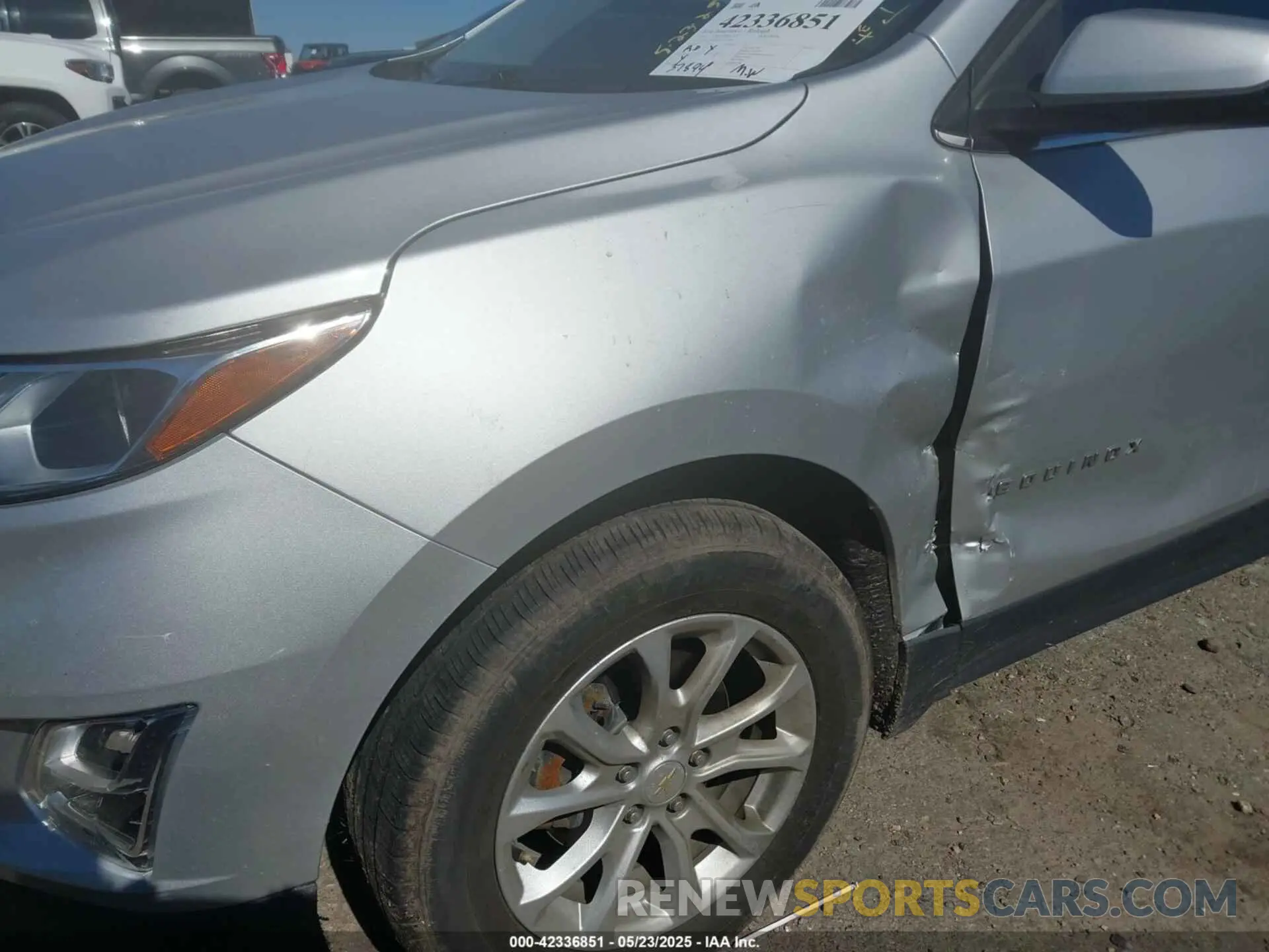 19 Photograph of a damaged car 3GNAXKEV4LL113478 CHEVROLET EQUINOX 2020