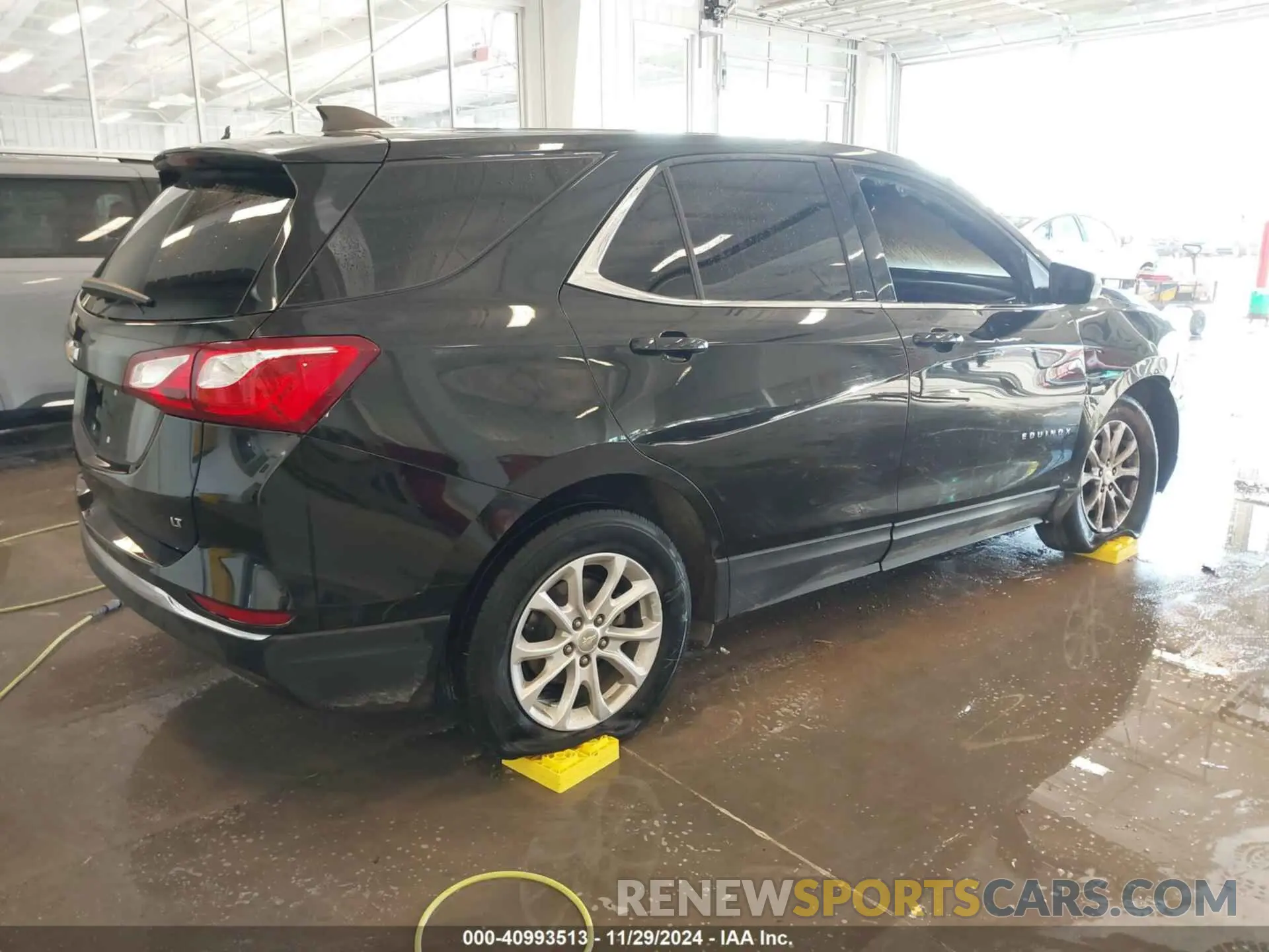 4 Photograph of a damaged car 3GNAXKEV4LL203956 CHEVROLET EQUINOX 2020