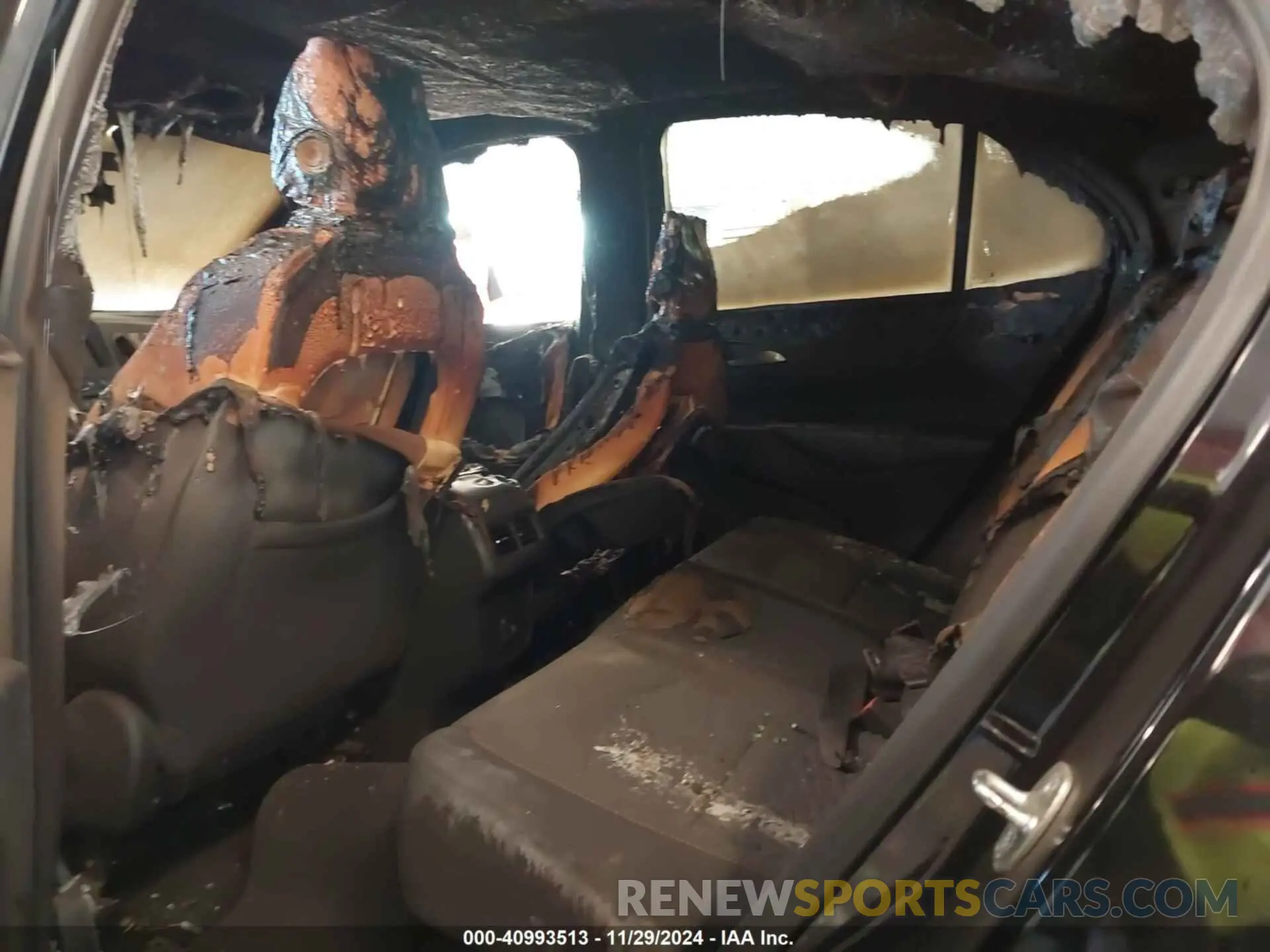 8 Photograph of a damaged car 3GNAXKEV4LL203956 CHEVROLET EQUINOX 2020