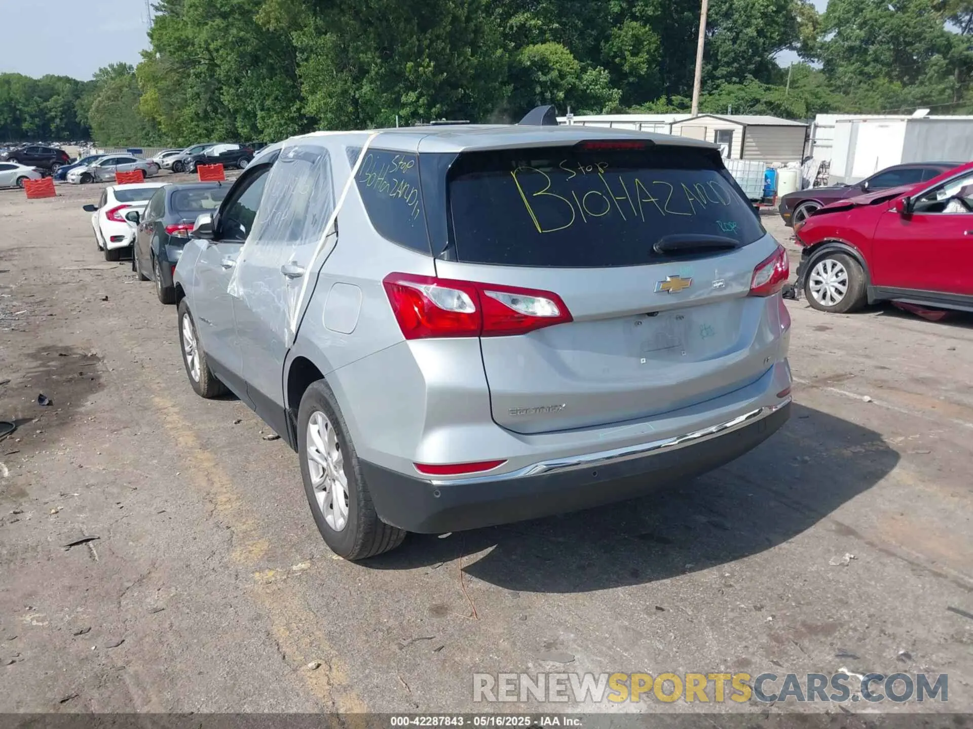 3 Photograph of a damaged car 3GNAXKEV4LL275076 CHEVROLET EQUINOX 2020