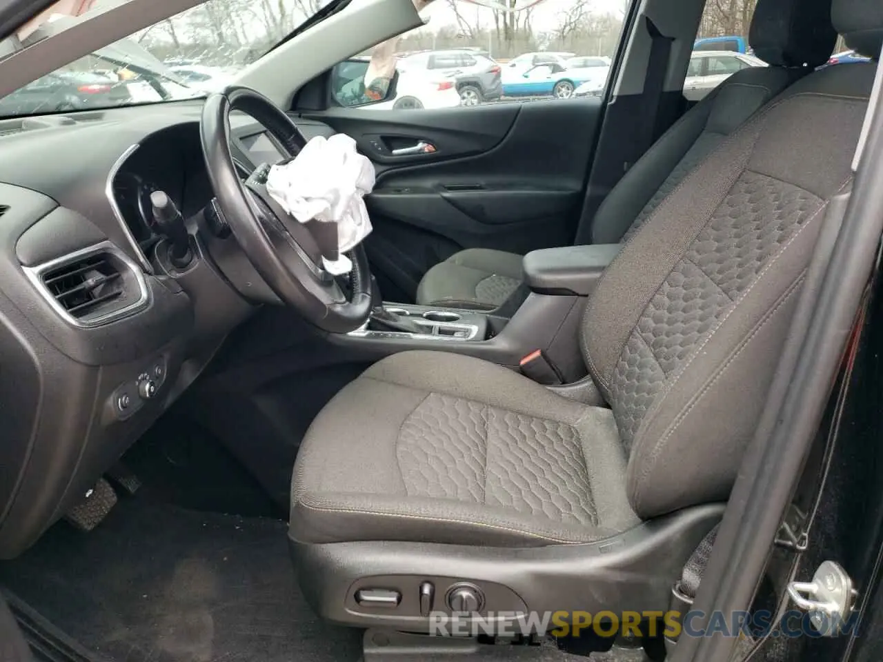 7 Photograph of a damaged car 3GNAXKEV4LL322378 CHEVROLET EQUINOX 2020