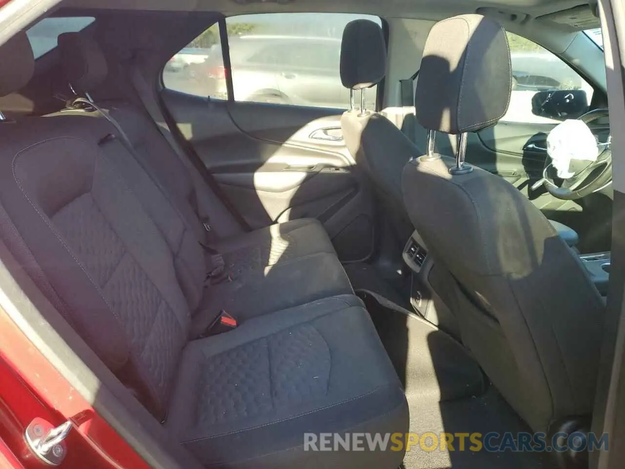 11 Photograph of a damaged car 3GNAXKEV4LS510856 CHEVROLET EQUINOX 2020