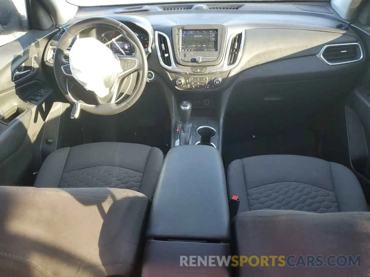 8 Photograph of a damaged car 3GNAXKEV4LS510856 CHEVROLET EQUINOX 2020