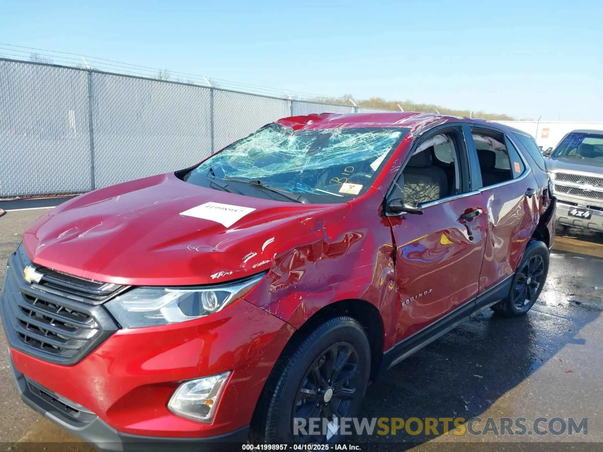 6 Photograph of a damaged car 3GNAXKEV4LS525826 CHEVROLET EQUINOX 2020
