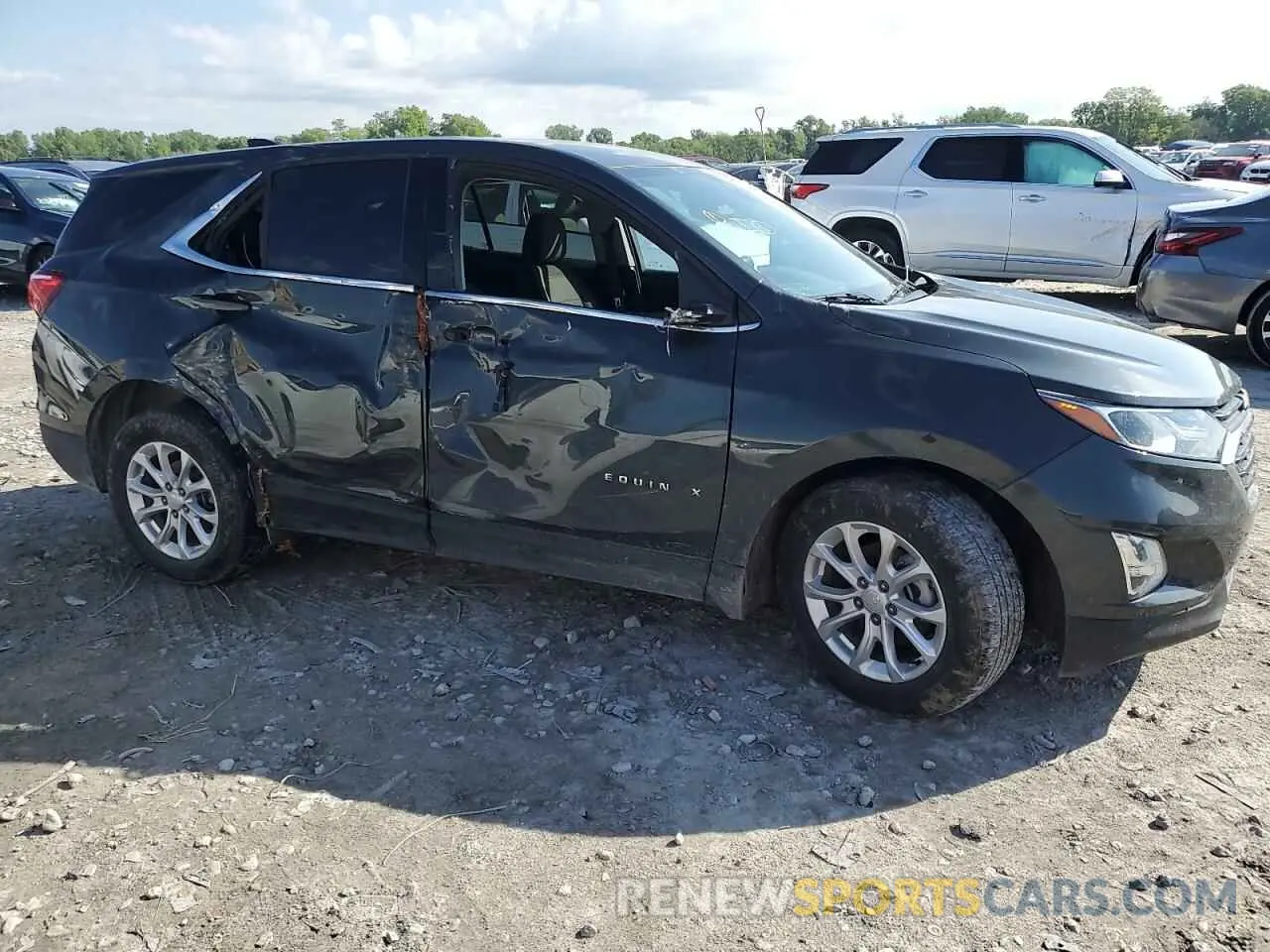 4 Photograph of a damaged car 3GNAXKEV4LS578218 CHEVROLET EQUINOX 2020