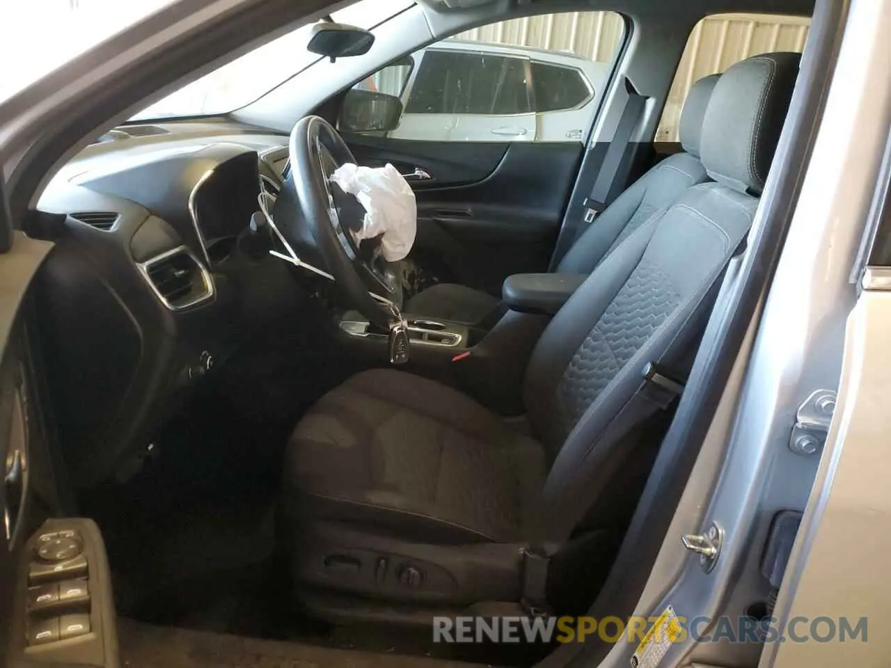 7 Photograph of a damaged car 3GNAXKEV4LS579580 CHEVROLET EQUINOX 2020