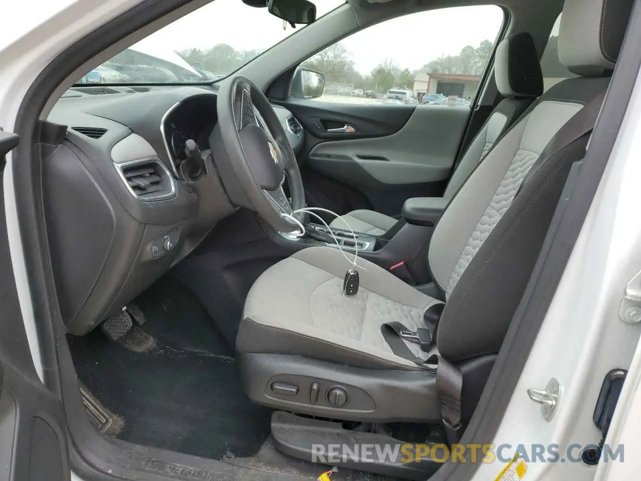 7 Photograph of a damaged car 3GNAXKEV4LS664838 CHEVROLET EQUINOX 2020