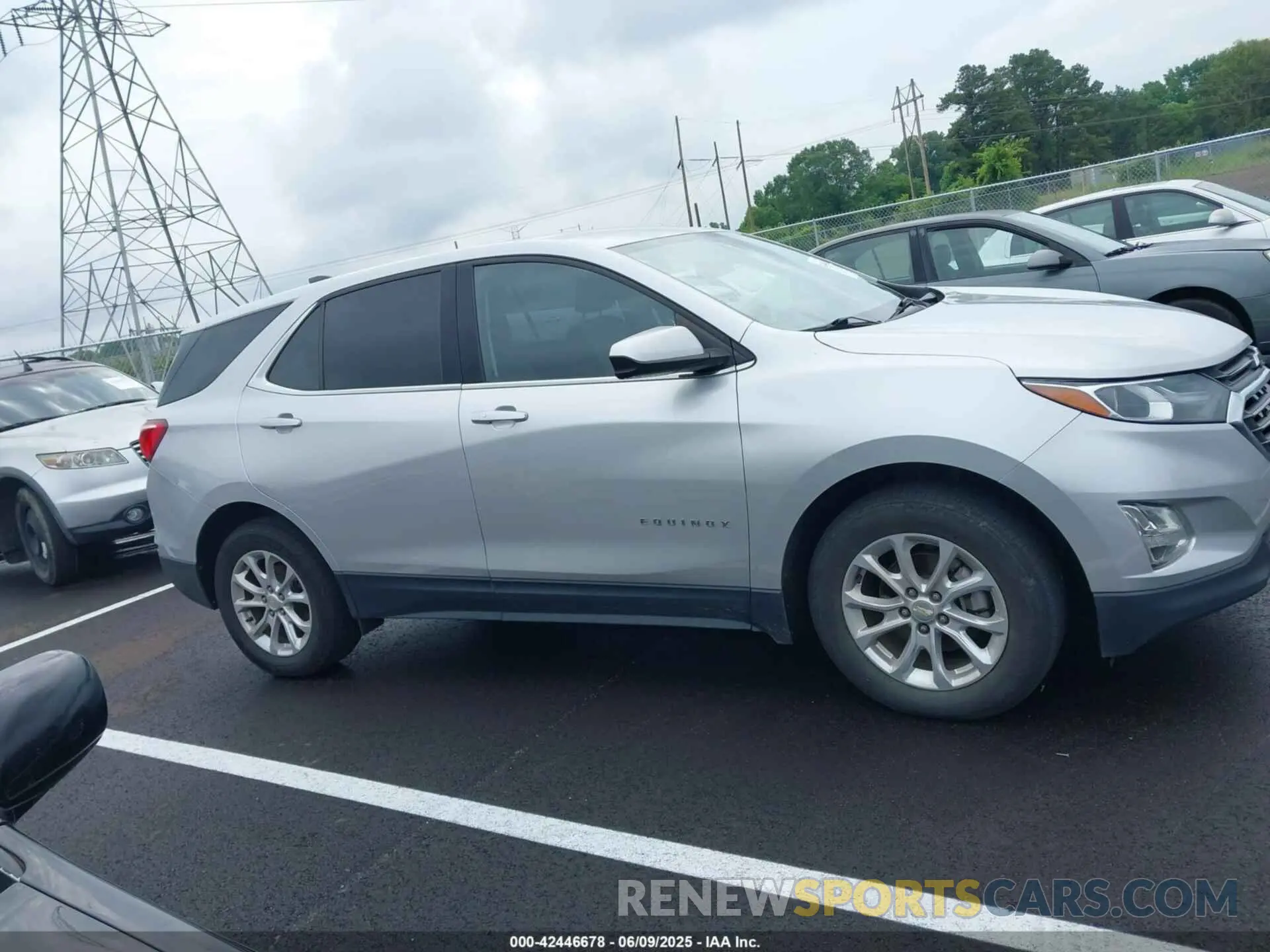 12 Photograph of a damaged car 3GNAXKEV4LS672096 CHEVROLET EQUINOX 2020