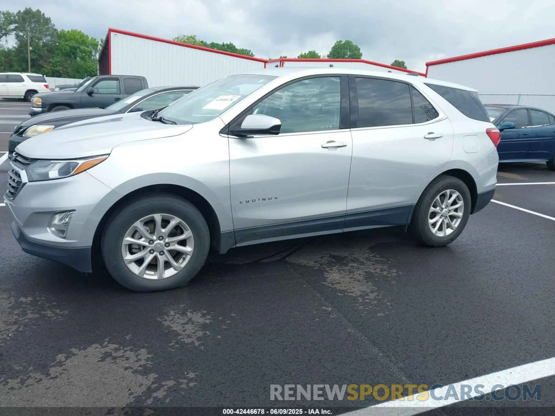 13 Photograph of a damaged car 3GNAXKEV4LS672096 CHEVROLET EQUINOX 2020