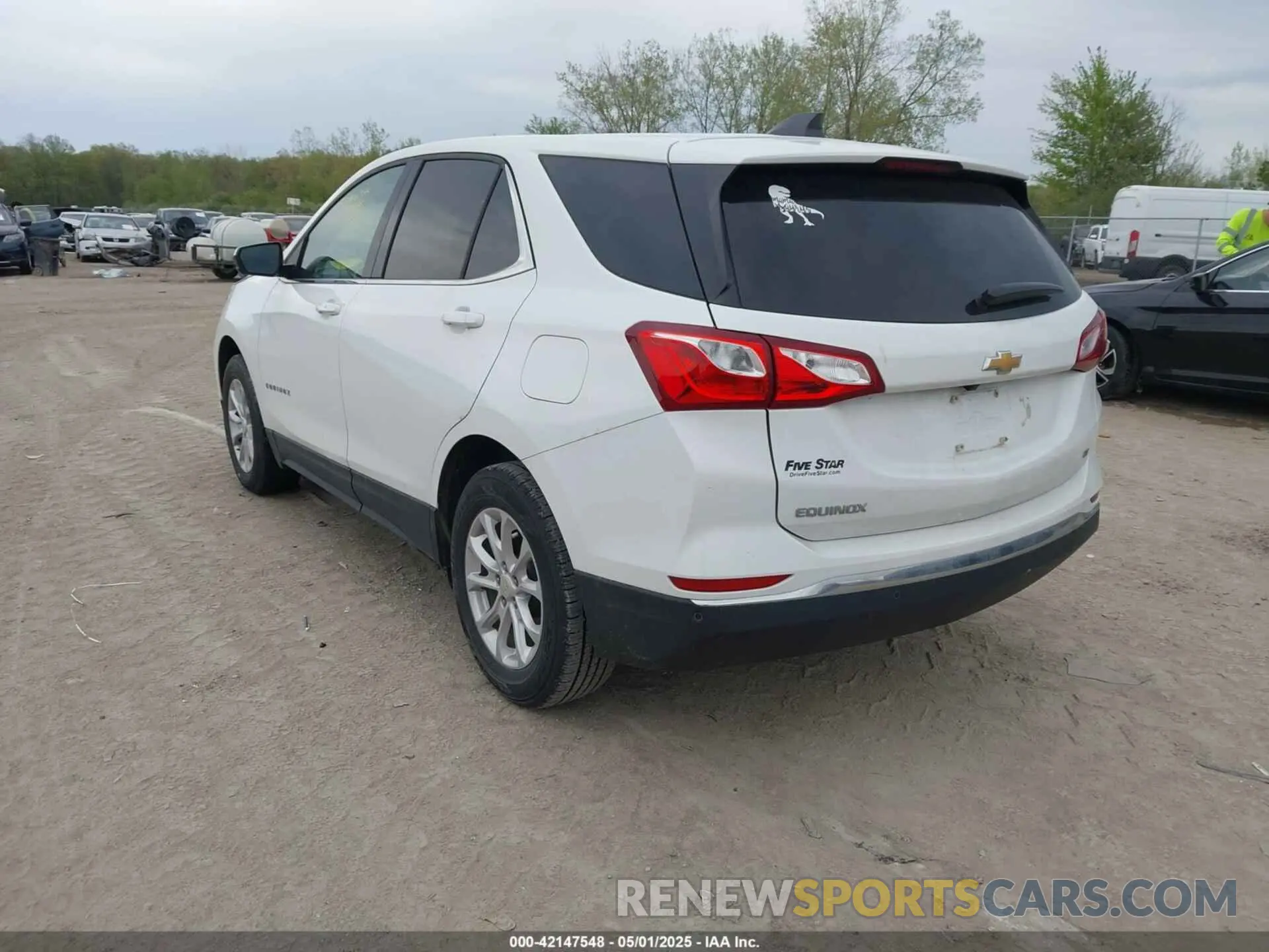3 Photograph of a damaged car 3GNAXKEV4LS692641 CHEVROLET EQUINOX 2020