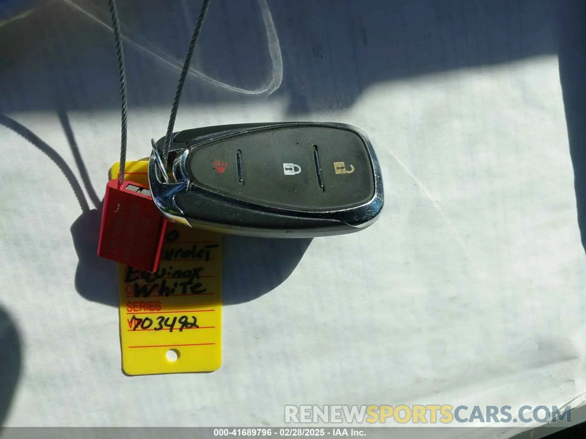 11 Photograph of a damaged car 3GNAXKEV4LS703492 CHEVROLET EQUINOX 2020