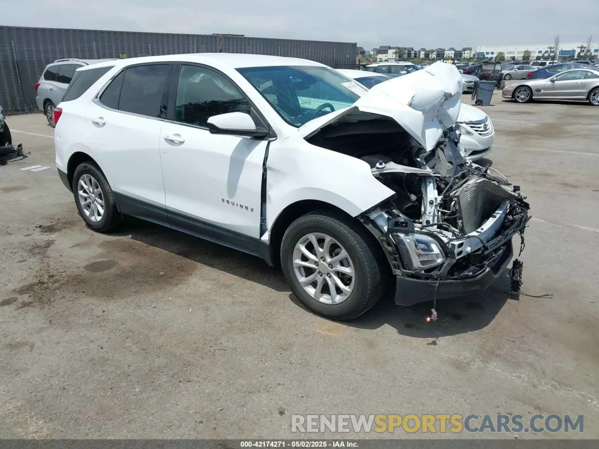 1 Photograph of a damaged car 3GNAXKEV4LS734922 CHEVROLET EQUINOX 2020