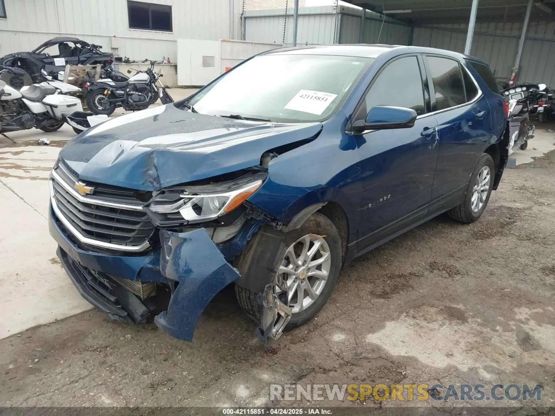 2 Photograph of a damaged car 3GNAXKEV5LL211323 CHEVROLET EQUINOX 2020