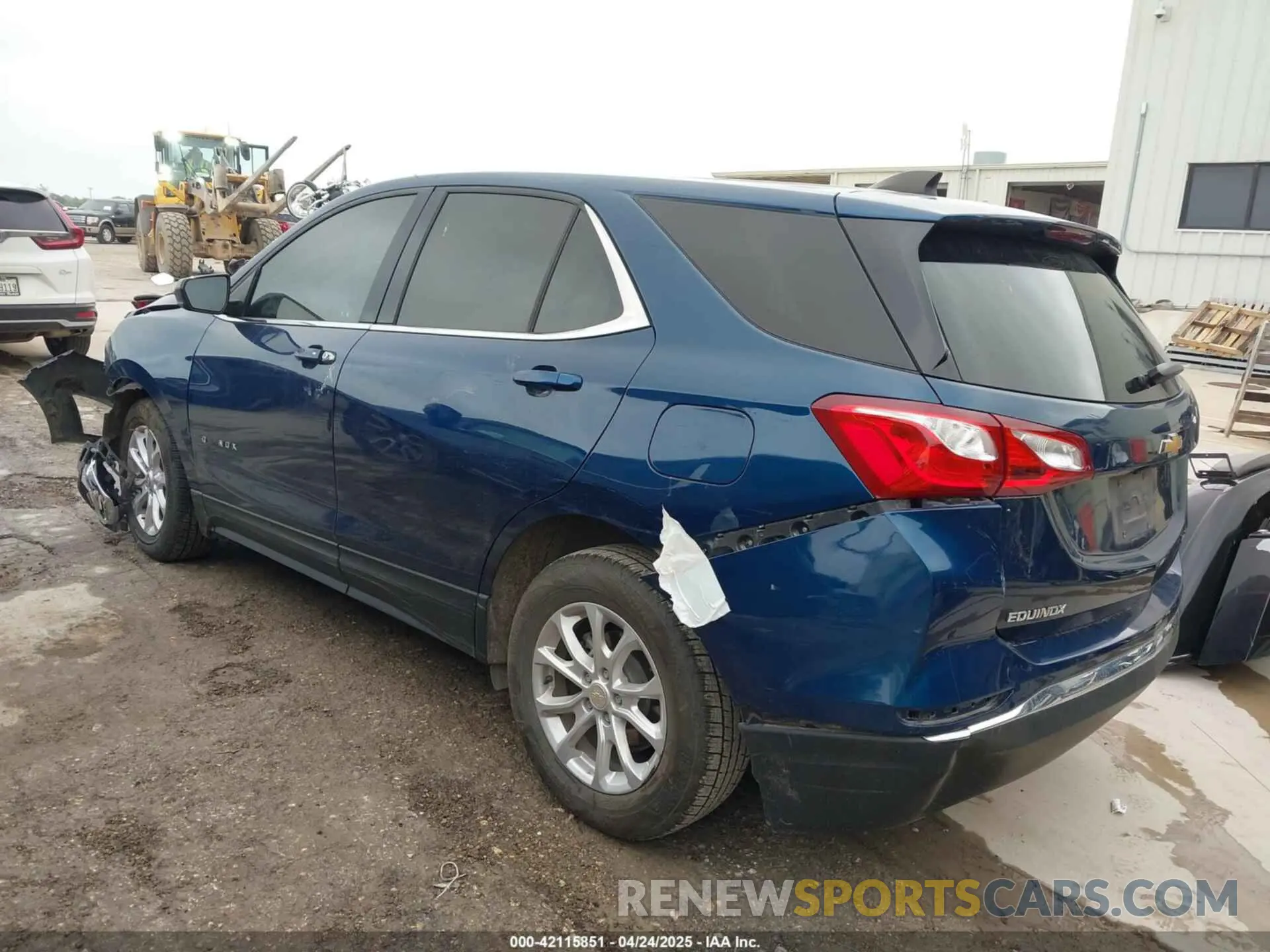 3 Photograph of a damaged car 3GNAXKEV5LL211323 CHEVROLET EQUINOX 2020