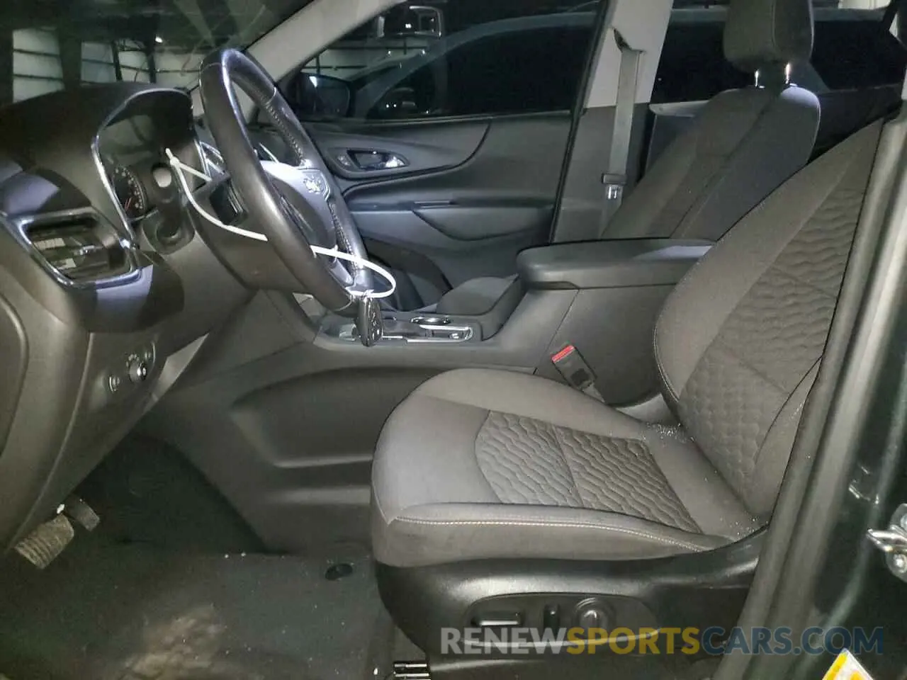 7 Photograph of a damaged car 3GNAXKEV5LS515578 CHEVROLET EQUINOX 2020