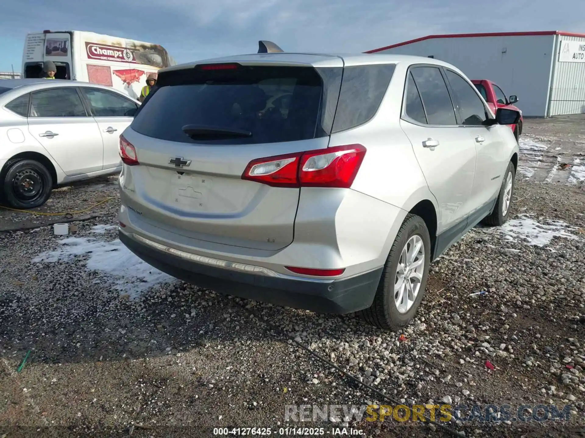 4 Photograph of a damaged car 3GNAXKEV5LS579393 CHEVROLET EQUINOX 2020