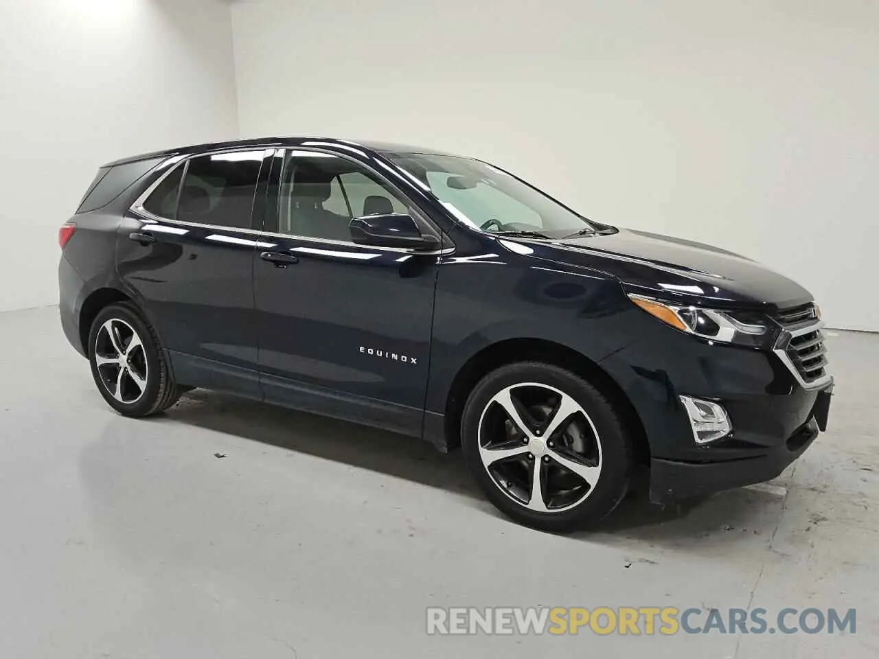 4 Photograph of a damaged car 3GNAXKEV5LS588918 CHEVROLET EQUINOX 2020