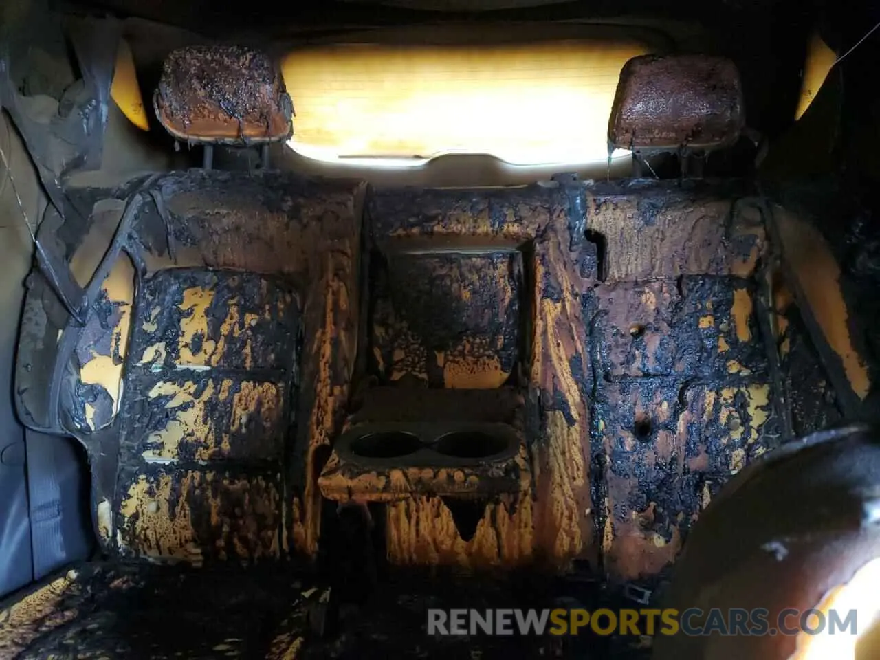 10 Photograph of a damaged car 3GNAXKEV5LS648566 CHEVROLET EQUINOX 2020