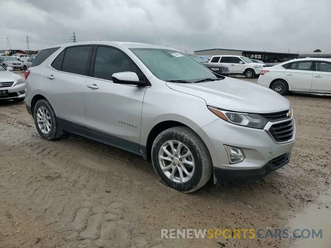 4 Photograph of a damaged car 3GNAXKEV5LS653458 CHEVROLET EQUINOX 2020