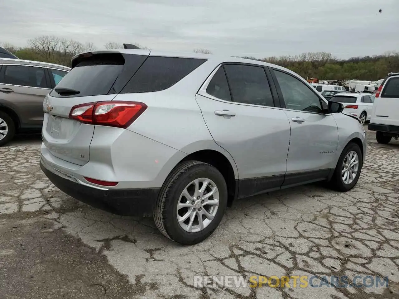 3 Photograph of a damaged car 3GNAXKEV5LS690090 CHEVROLET EQUINOX 2020