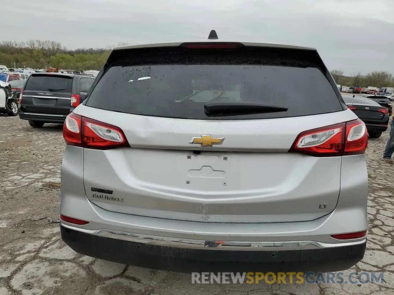 6 Photograph of a damaged car 3GNAXKEV5LS690090 CHEVROLET EQUINOX 2020