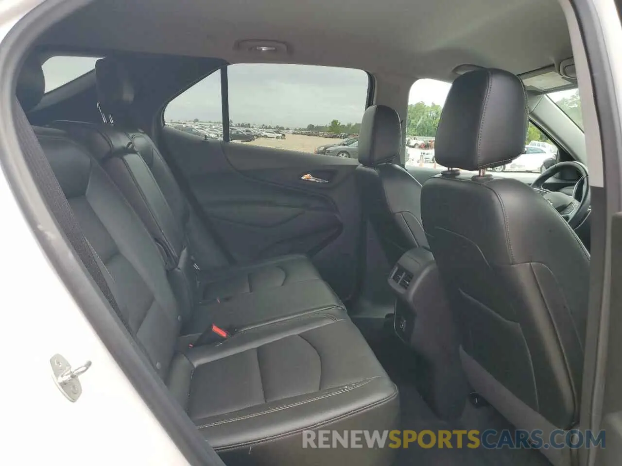 11 Photograph of a damaged car 3GNAXKEV5LS715764 CHEVROLET EQUINOX 2020