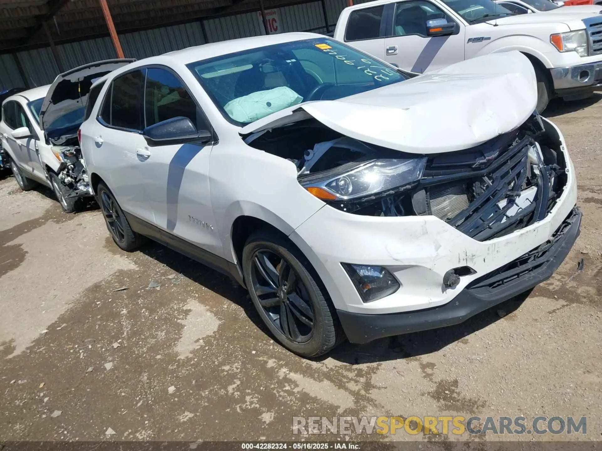 1 Photograph of a damaged car 3GNAXKEV5LS736582 CHEVROLET EQUINOX 2020